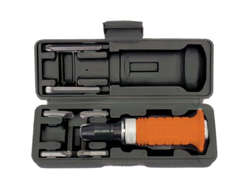 Úderový šroubovák s bity GD - TM-224907